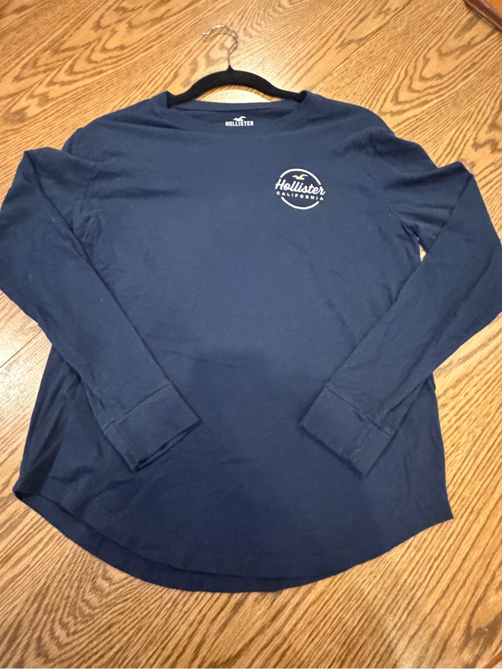 Hollister Men's Navy Long-Sleeve Logo Tee